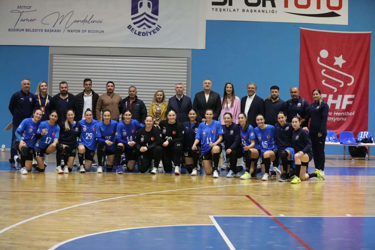 Denizin Kızları Nefes Kesen Maçta Üsküdar'ı Devirdi: Zirve İnadı Sürüyor 7